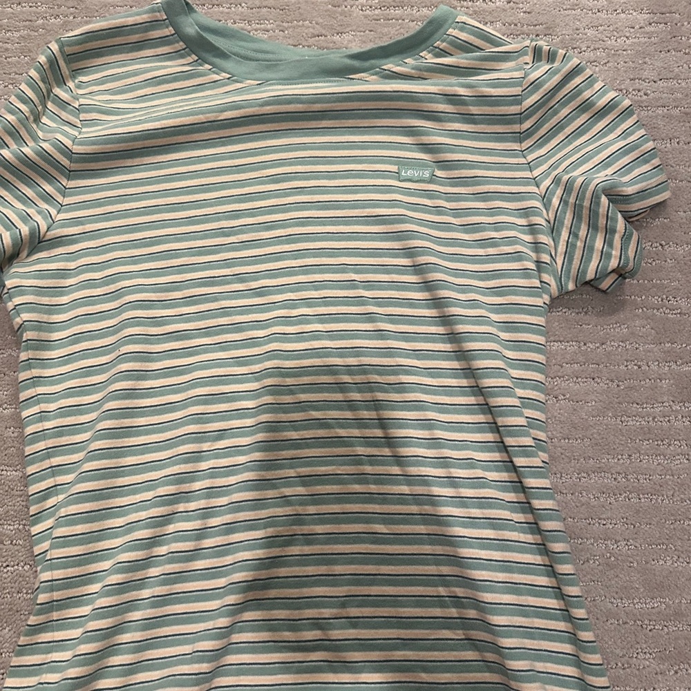 Levi’s rarely worn top